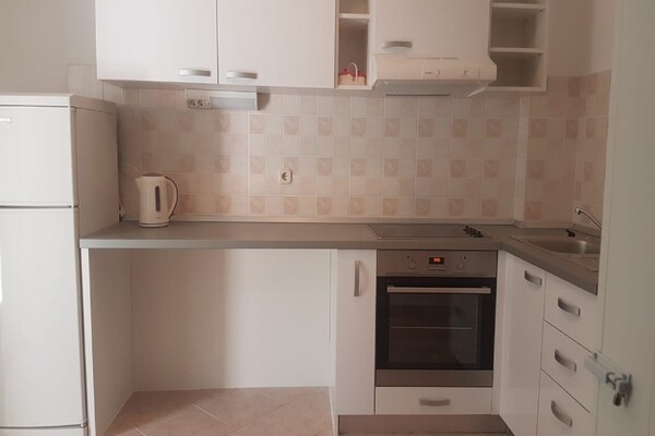 Op 500 m van het strand: appartement in Baška Voda voor 4 personen - thumbnail 2