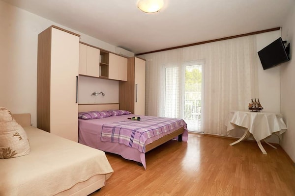 Op 500 m van het strand: appartement in Baška Voda voor 4 personen - thumbnail 5