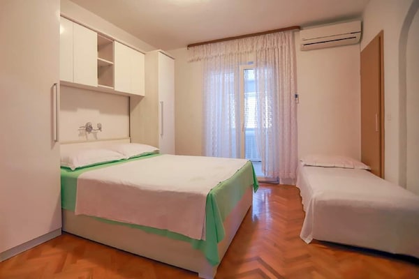 2-persoons appartement in Baška Voda op 500 m van het strand - thumbnail 5