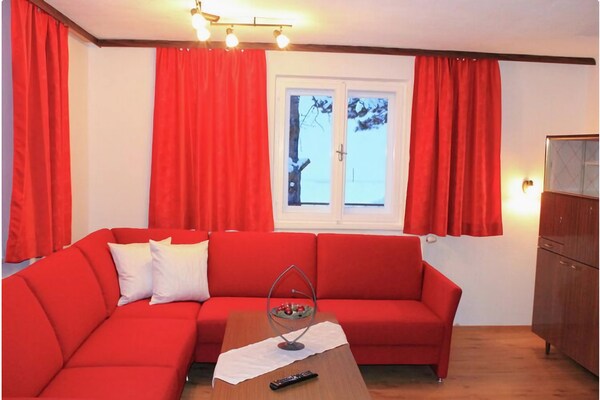 Neuhäusl: Vrijstaand vakantiehuis met dennensauna en panoramisch uitzicht in Tirol - thumbnail 2