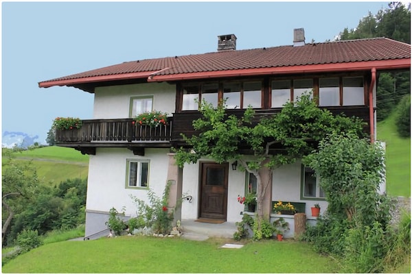 Neuhäusl: Vrijstaand vakantiehuis met dennensauna en panoramisch uitzicht in Tirol - thumbnail 1