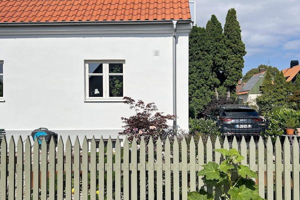 Ruim vakantiehuis bij zee en golf in Limhamn, vlakbij Malmö - thumbnail 5