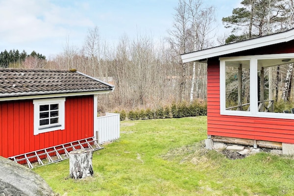 Gerenoveerd vakantiehuis met apart gastenverblijf vlakbij zee op Tjörn - thumbnail 4