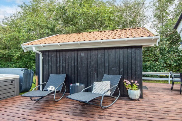 Licht vakantiehuis met whirlpool en sauna nabij Oksbøl - thumbnail 3