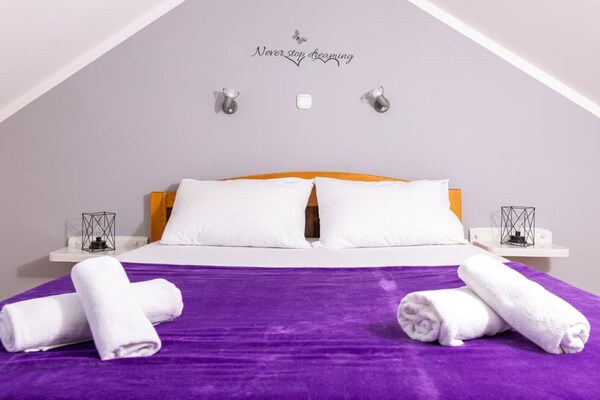 Duplex appartement met zeezicht op 10 meter van het strand op Hvar - thumbnail 2