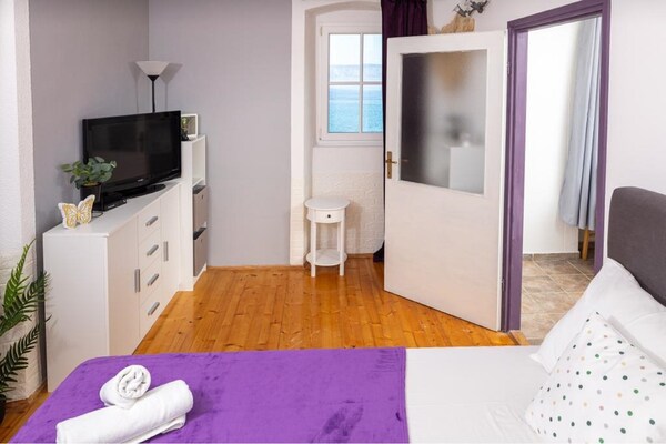 Duplex appartement met zeezicht op 10 meter van het strand op Hvar - thumbnail 5