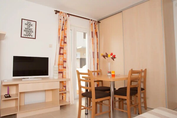 Superior appartement met terras op Murter, 200m van het strand - thumbnail 4