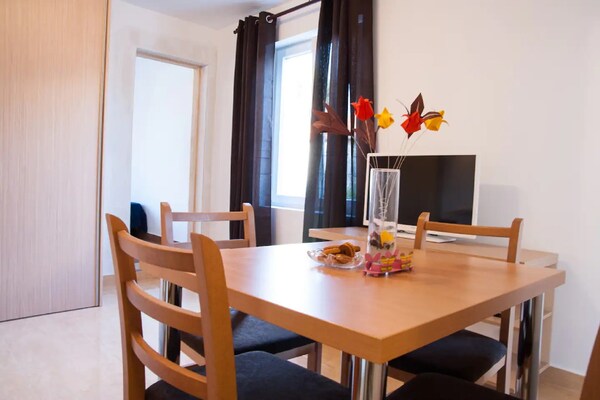 Luxe appartement met terras op 200m van strand in Jezera, Murter - thumbnail 5