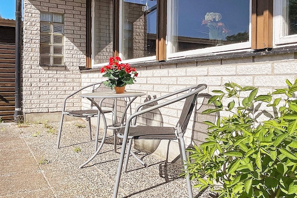 Op 300 m van zee: ruim vakantiehuis voor 6 personen in Sölvesborg - thumbnail 3