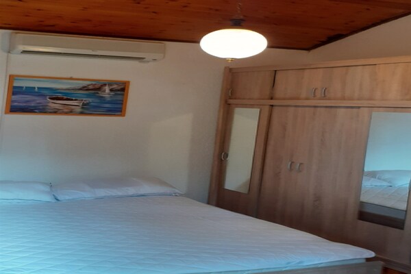 Appartement met zeezicht en terras op 100 meter van strand in Klenovica - thumbnail 4