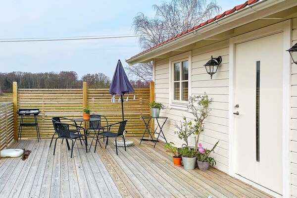 Knus nieuw vakantiehuisje bij zee en zandstrand in Bergkvara - thumbnail 2