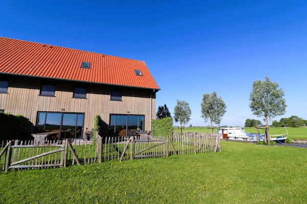 Friese Villa in Leons - thumbnail 1
