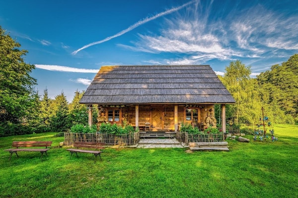 Sfeervol vakantiehuis voor 10 personen met zwembad en tuin in Bełczna - thumbnail 1