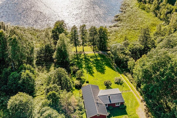 Vrijstaand vakantiehuis aan het Gransjönmeer met privé terras en uitzicht - thumbnail 6