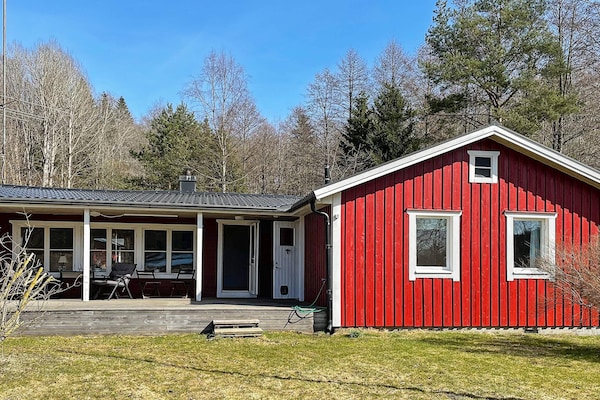 Vrijstaand vakantiehuis aan het Gransjönmeer met privé terras en uitzicht - thumbnail 1