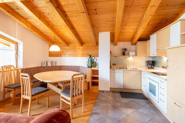 Rustiek appartement voor 7 aan de voet van de Kellerjoch bij Stummerberg - thumbnail 4
