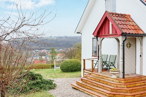 Karaktervolle villa met zeezicht op loopafstand van Båstad centrum - thumbnail 5
