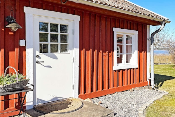 Gerenoveerd vakantiehuis op 250m van het Vänermeer bij Mariestad - thumbnail 2