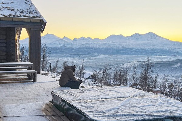 Panoramisch houten vakantiehuis voor 10 personen bij Målselv fjellandsby - thumbnail 1