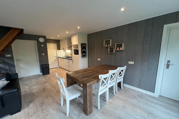 Combi bungalow Vosseven 84 & 85: ruim vakantiehuis voor 12 personen in bosrijk Limburg - thumbnail 2