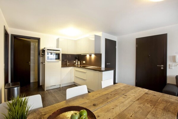 Knus 6-persoons appartement met handgemaakte meubels nabij de piste - thumbnail 3