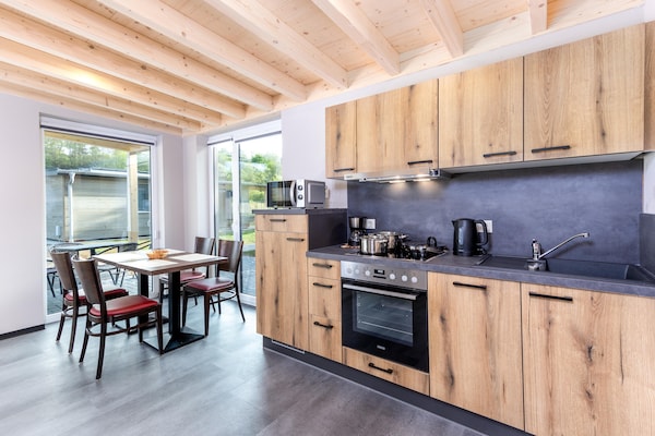 Gezellige bungalow bij het Kronenburgmeer in Hallschlag - thumbnail 2