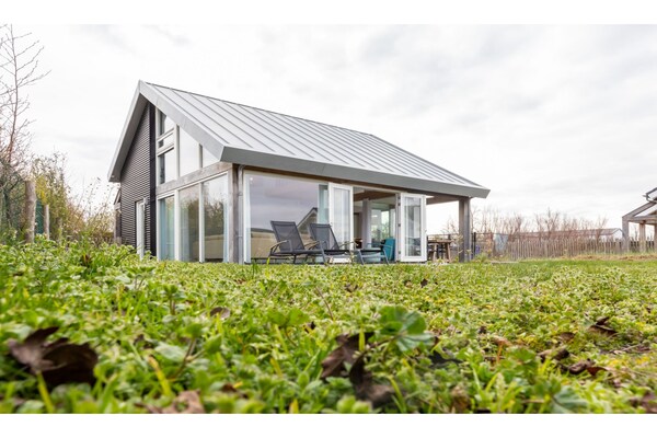 Strandvilla 31: Modern vakantiehuis op 500m van het strand in Renesse - thumbnail 6