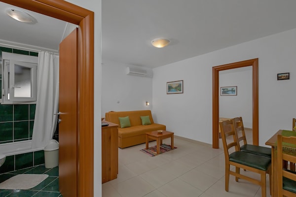 Knus appartement vlakbij zee in Baška Voda voor 4 personen - thumbnail 2