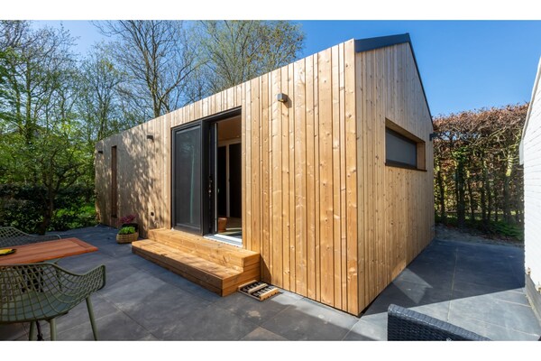 Tinyhouse La Mouette: minimalistisch genieten tussen bos en duinen in Zoutelande - thumbnail 6