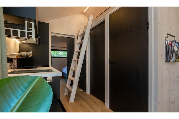 Tinyhouse La Mouette: minimalistisch genieten tussen bos en duinen in Zoutelande - thumbnail 4