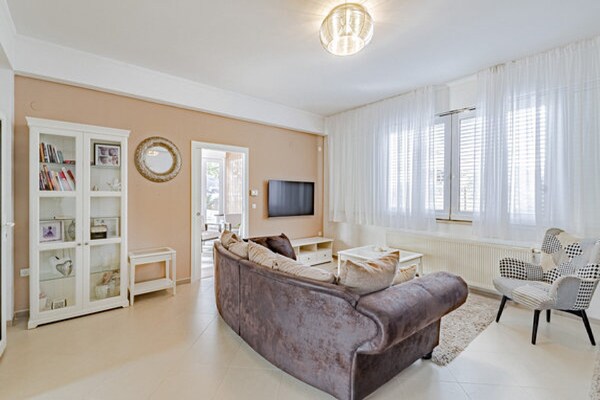 Villa Ponar: Luxe villa met privé-verwarmd zwembad direct aan zee in Kućište - thumbnail 3