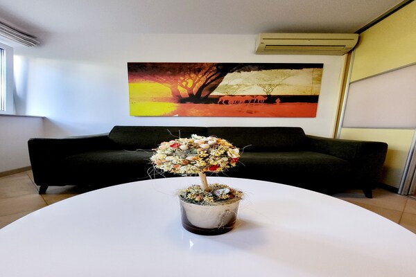 Sfeervol studio-appartement met zonnig terras in rustig Lapad, vlakbij strand - thumbnail 6
