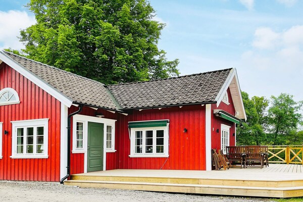 Sfeervol vakantiehuis op boerderij, 500m van meer bij Alingsås - thumbnail 1