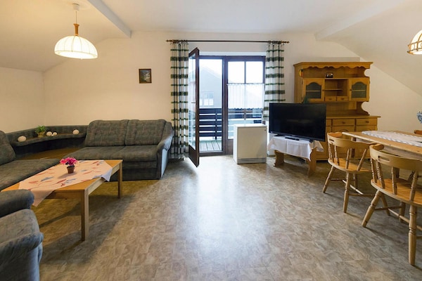 Op 300 m van het meer: sfeervol appartement in Neuschönau - thumbnail 5