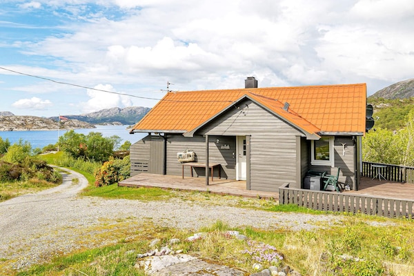 Vakantiehuis met panoramisch fjorduitzicht en privé-steiger bij Sognefjord - thumbnail 1