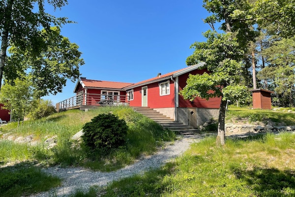 Vrijstaand vakantiehuis met panoramisch uitzicht op het Kvarnsjön-meer - thumbnail 3