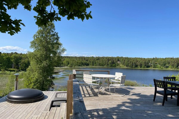 Vrijstaand vakantiehuis met panoramisch uitzicht op het Kvarnsjön-meer - thumbnail 4