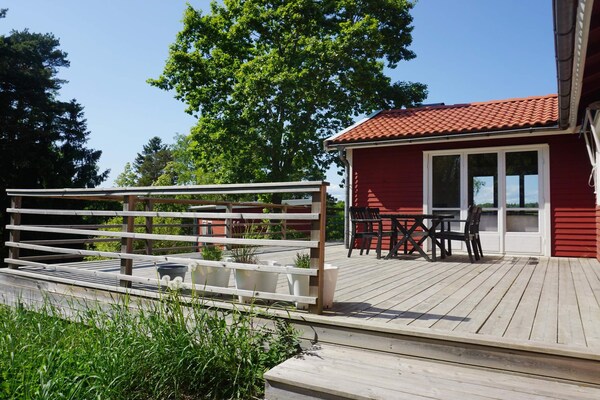Vrijstaand vakantiehuis met panoramisch uitzicht op het Kvarnsjön-meer - thumbnail 5