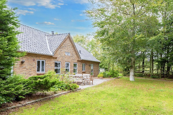 Vrijstaand vakantiehuis aan de fjord met privé wildnisbad en kajak nabij Thyholm - thumbnail 1
