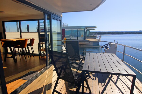 Drijvend genieten op de Oostzee: woonboot voor 3 in Marina Boltenhagen - thumbnail 2