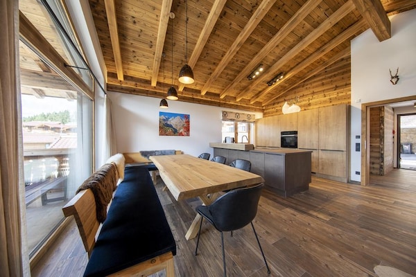 Luxe chalet aan de piste in Neukirchen met privésauna - thumbnail 2