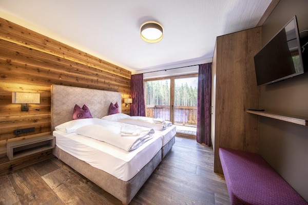Luxe chalet aan de piste in Neukirchen met privésauna - thumbnail 3