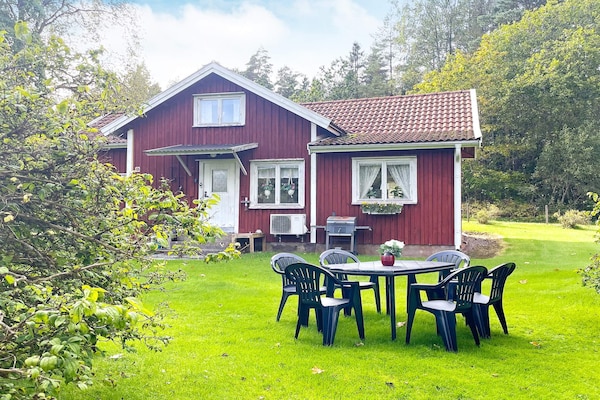 Sfeervol vakantiehuis in Brålanda met sauna en grote tuin - thumbnail 2