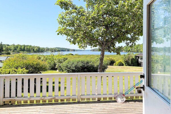 Sfeervol vakantiehuis aan het meer Frisjön met uitzicht en eigen tuin - thumbnail 3