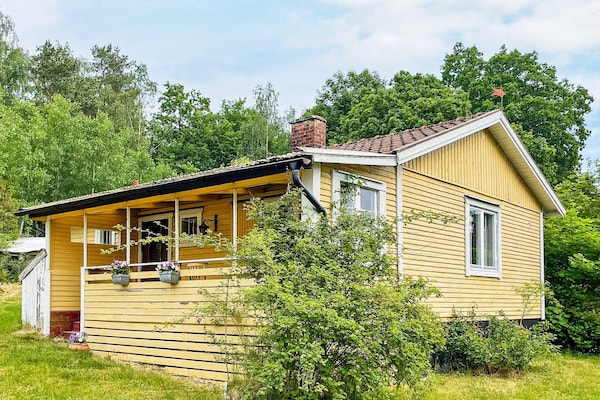 6-persoons vakantiehuis in Olofström op 400 m van het meer - thumbnail 1