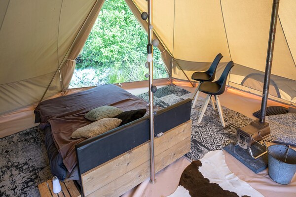 Glamping tent Smuk: luxe kamperen in de Friese natuur - thumbnail 3