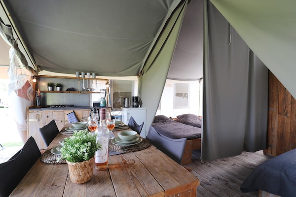 Safaritenten Noflik & Gaadlik: Luxe kamperen in het Friese landschap - thumbnail 2