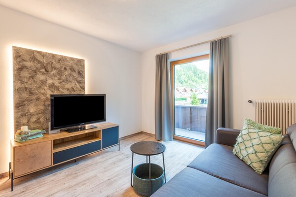 Ruim appartement in Fließ voor 8 personen met terras en bergzicht - thumbnail 2