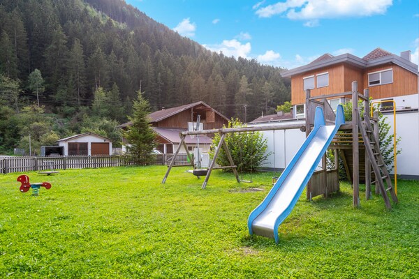 Ruim appartement in Fließ voor 8 personen met terras en bergzicht - thumbnail 5