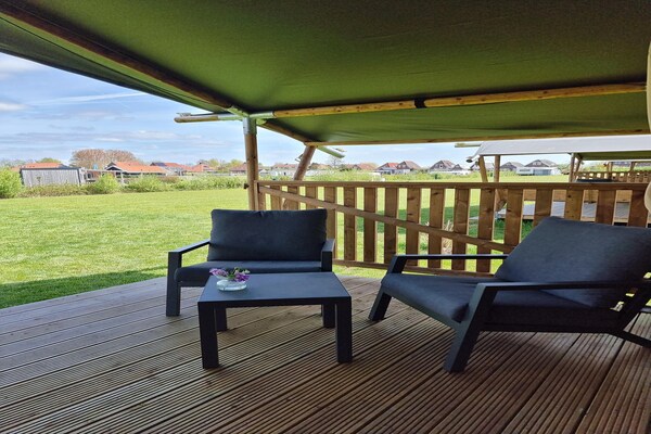 Luxe glampingtent met badkamer in hart van Friese waterrijk - thumbnail 5